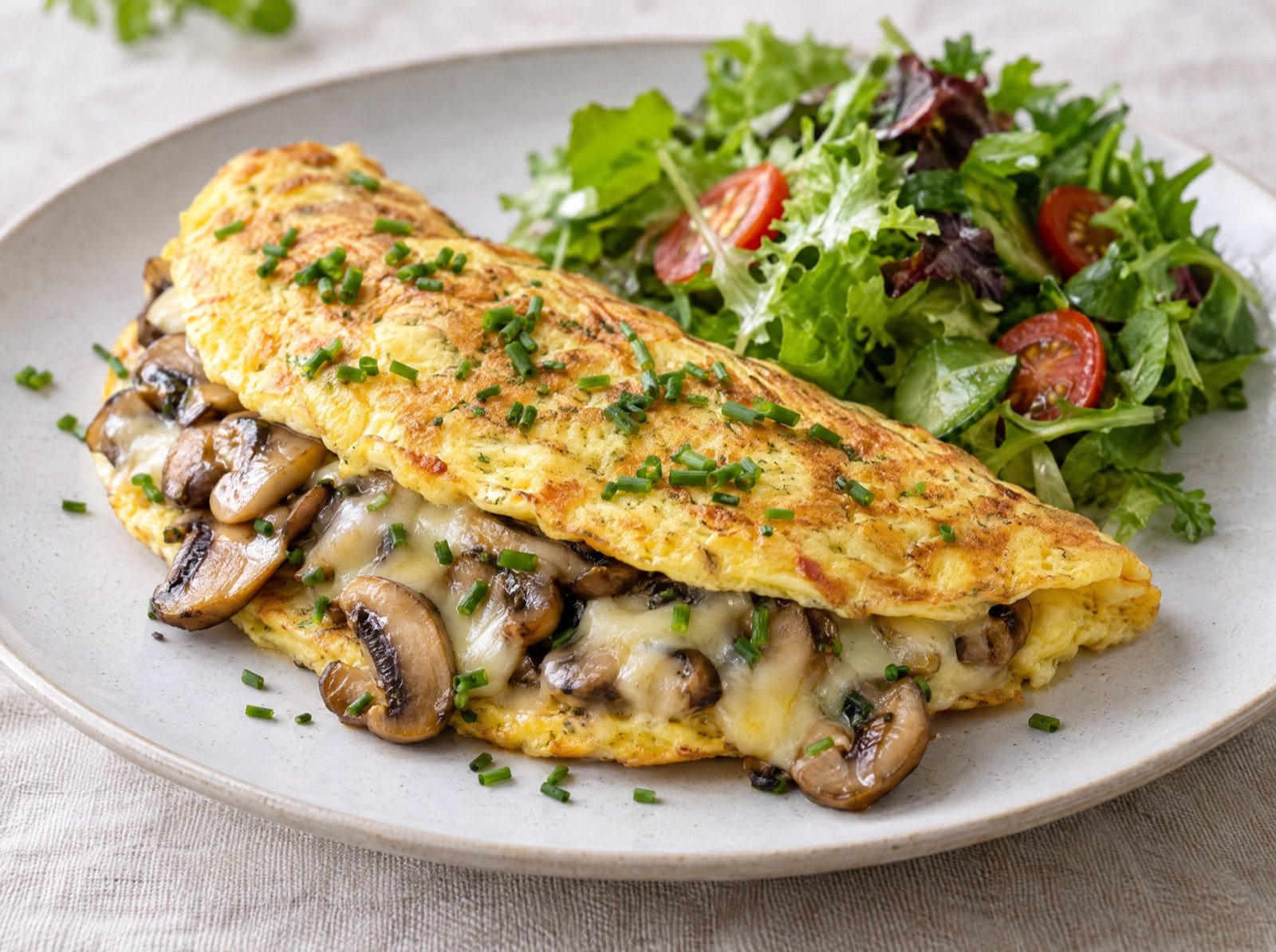 Champignon-Omelett mit Gouda und Schnittlauch