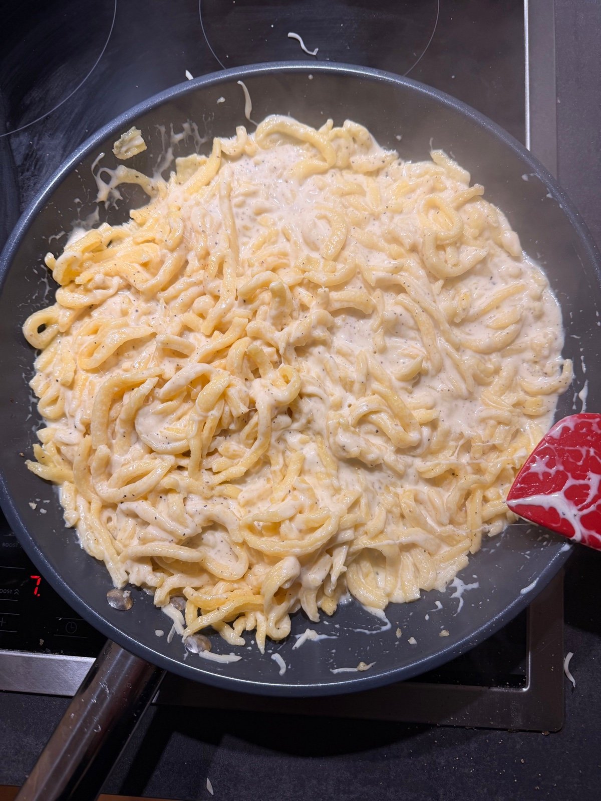 Käse-Spätzle mit Sahne